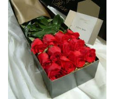 FR096(12 long red quality roses gift box with free chocolate&bear